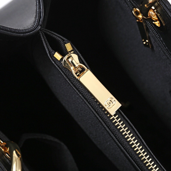 シャネルバッグ着用イメージ